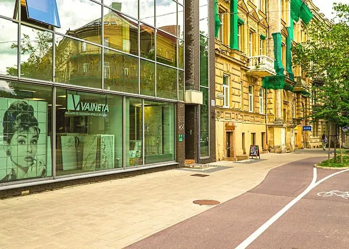 Butas Luxury With Large Terrace In Center